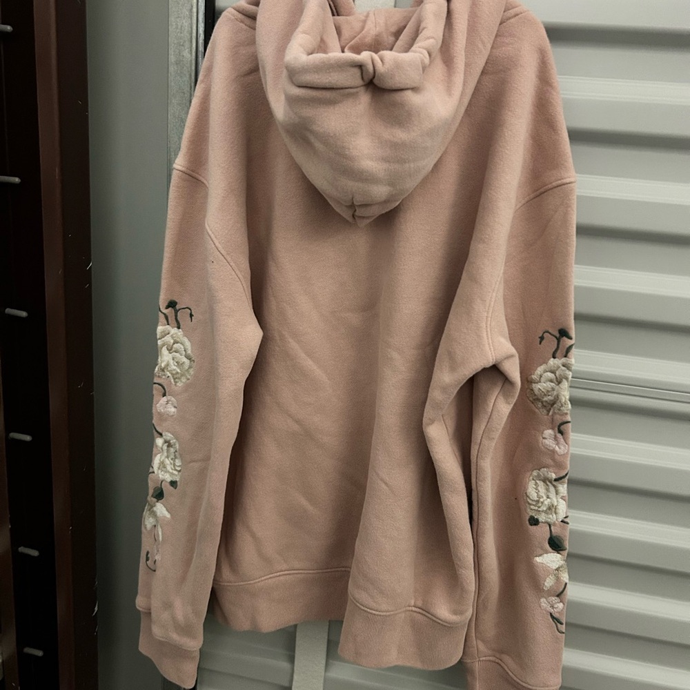 Hollister Light Pink Sweatshirt - Picture 7 of 9
